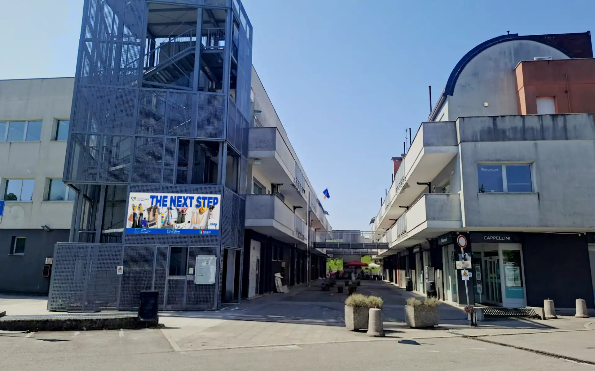 Edificio universitario moderno a Padova con strutture innovative.